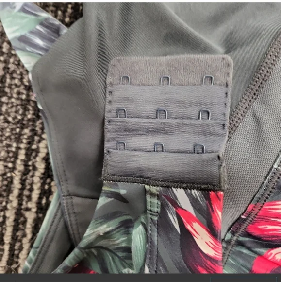 SOLD-Lolë Bra - Picture 8 of 9